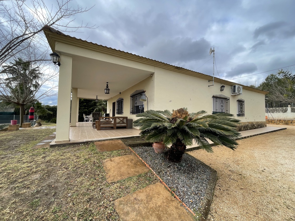 Chalet Ontinyent - Garrofer de L´Hora
