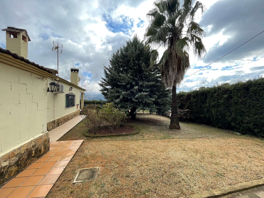Chalet Ontinyent - Garrofer de L´Hora