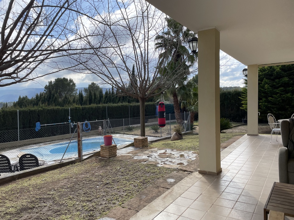 Chalet Ontinyent - Garrofer de L´Hora